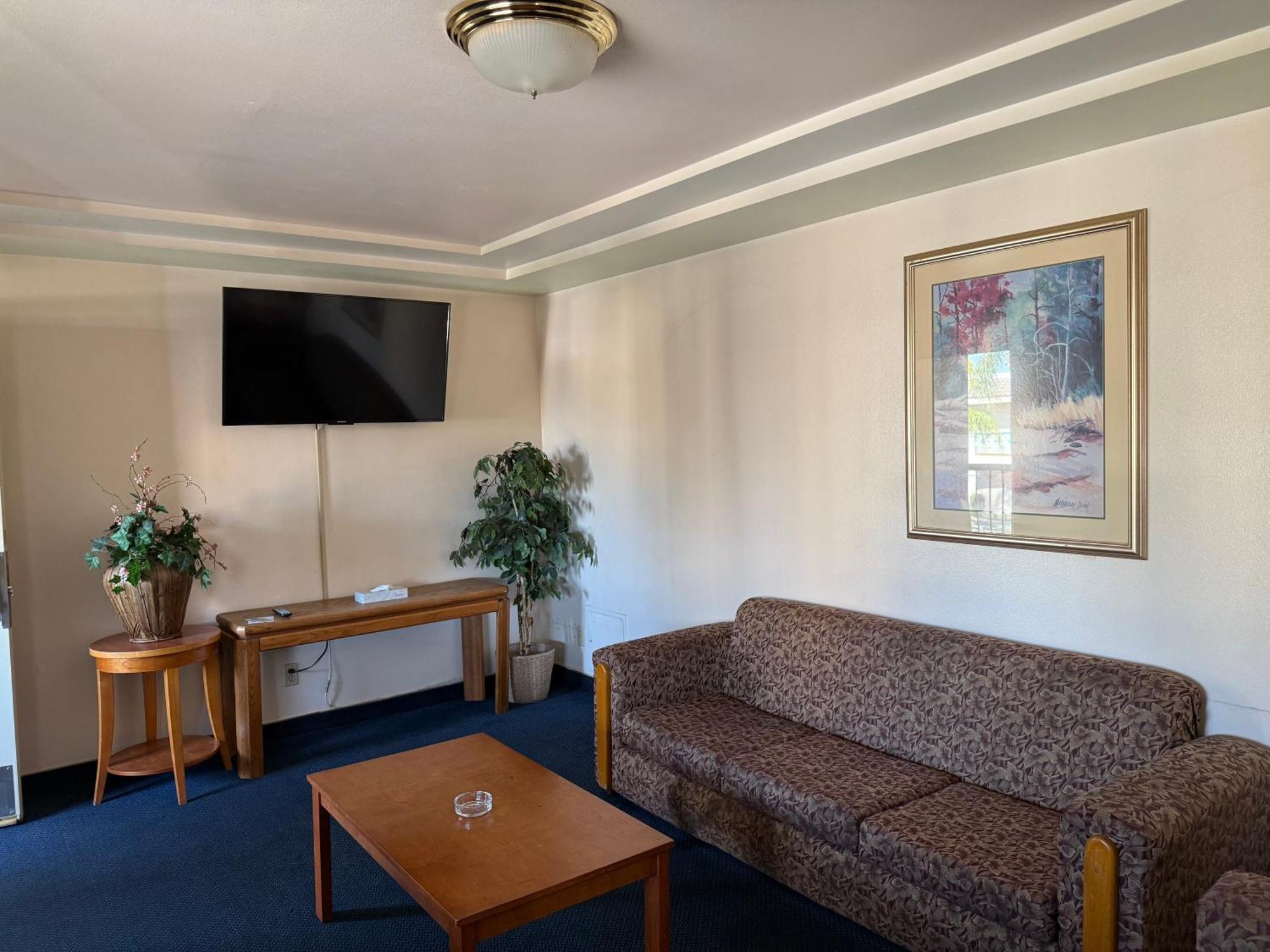 Fiesta Inn Los Angeles - Белл-Гарденс Экстерьер фото