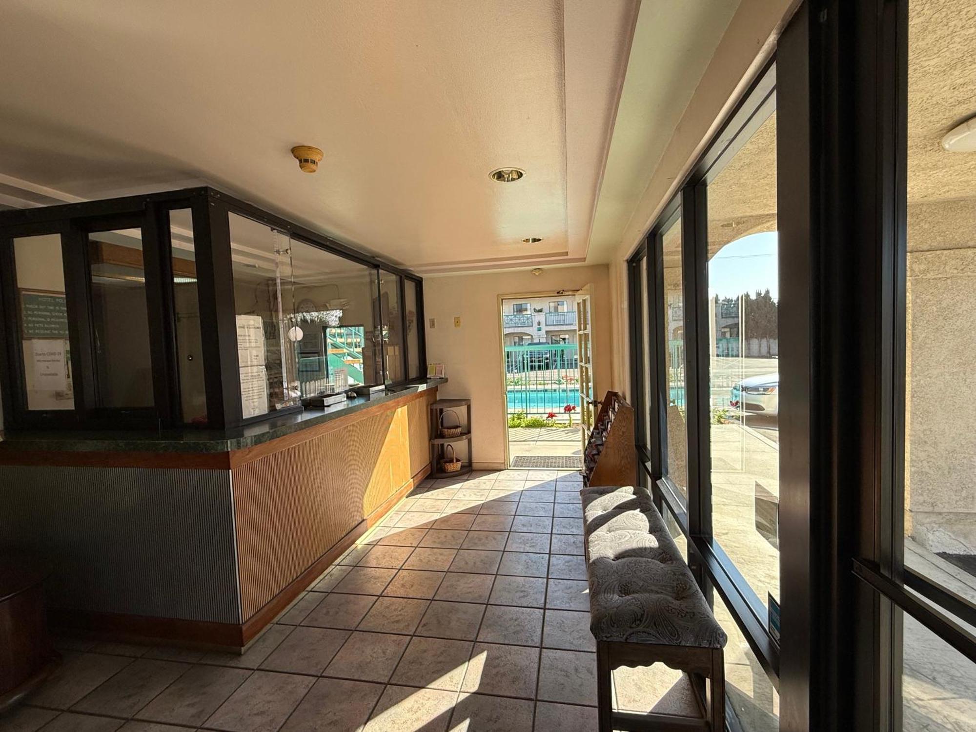 Fiesta Inn Los Angeles - Белл-Гарденс Экстерьер фото